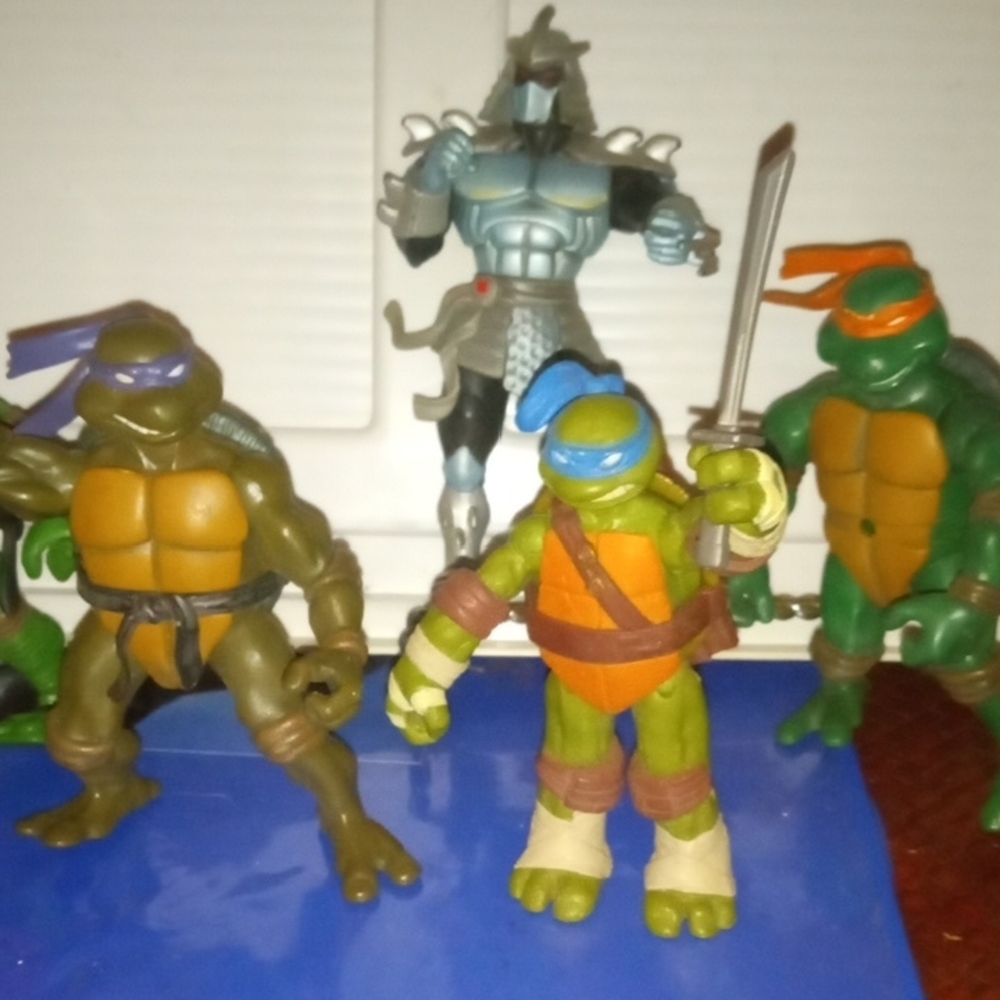 Action Figure Set - Picture 5 of 8